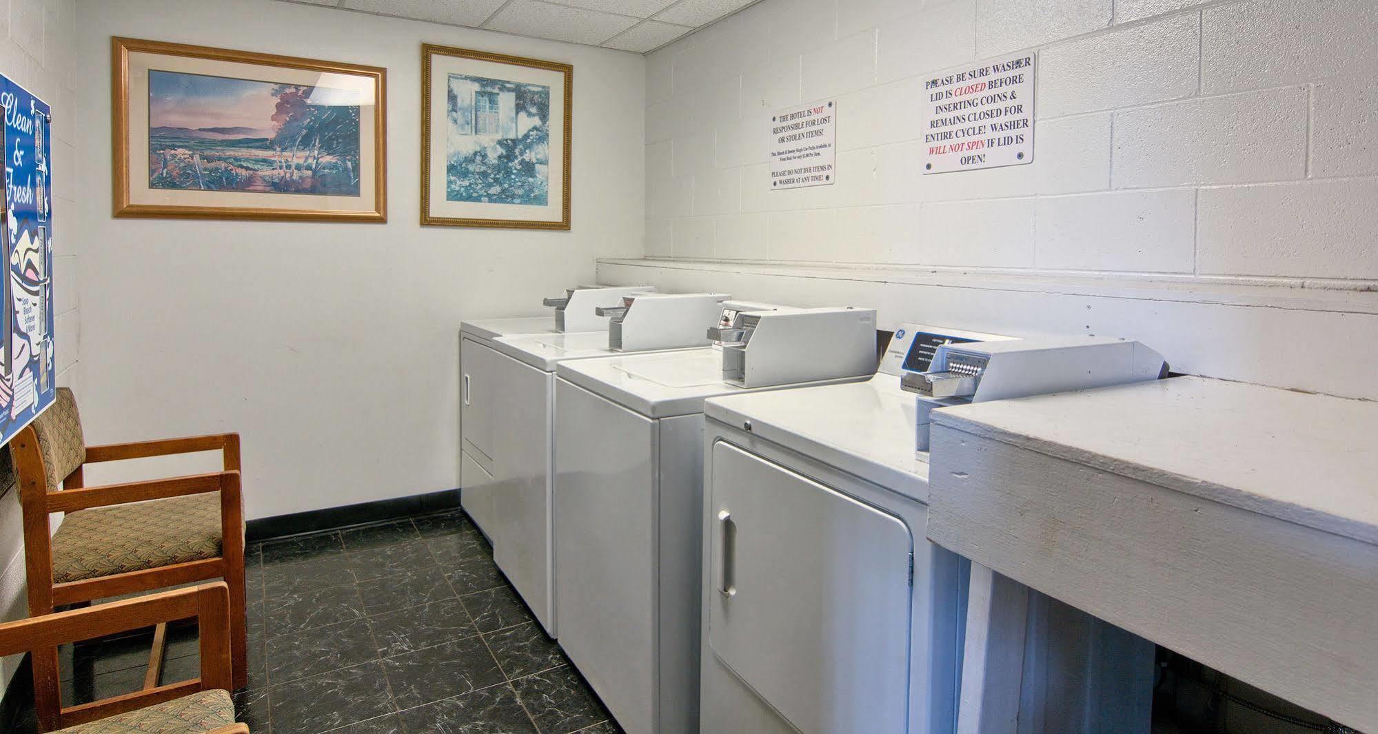 Days Inn By Wyndham Doswell \/ Kings Dominion Area المظهر الخارجي الصورة